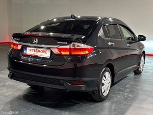 Honda Grace 1.5 HYBRID AUTOMATIC - MULTI FUNCTION - Image 4