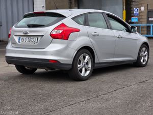 Ford Focus 1.6 Automatic Zetec - Image 4