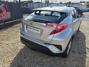 Toyota C-HR 2017 - Image 4