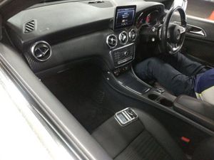 MERECDES BENZ A180 AMG LINE SUNROOF AUTO 2018 - Image 4