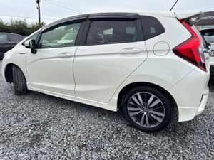 🔵 Honda Fit 1.5 Petrol/Hybrid Automatic Low Km - Image 3