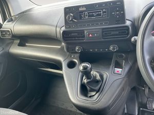 Citroen C5 Aircross PLUS BEV 520 - Image 4