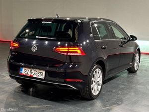Volkswagen Golf 1.2 AUTOMATIC - REVERSE CAMERA - C - Image 4