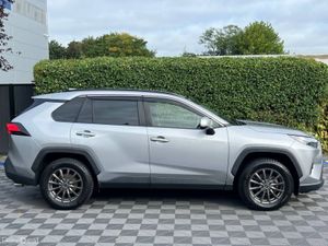 Toyota RAV4 2.5 HYBRID AUTO // REVERSE CAMERA // D - Image 2