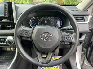 Toyota RAV4 2.5 HYBRID AUTO // REVERSE CAMERA // D - Image 4