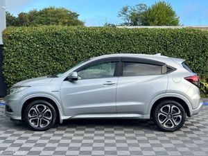 Honda Vezel 1.5 HYBRID AUTO //DIAMOND CUT ALLOYS / - Image 3