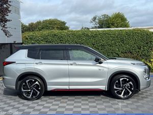 Mitsubishi Outlander 7-SEATER 2.4 HYBRID AUTO ** H - Image 3