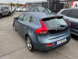 2015 VOLVO V40 AUTOMATIC - Image 4