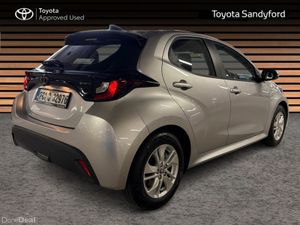 Toyota Yaris HYBRID LUNA // REAR CAMERA // TOYOTA - Image 2