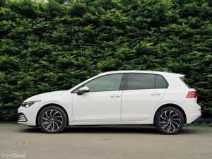 Volkswagen Golf Active Advance 2023| Premium Hatch - Image 2