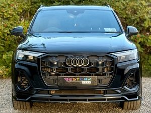 2025 Audi Q7 55 TFSI e quattro SLine PHEV - Image 4