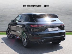 Porsche Cayenne  E-Hybrid - Image 2