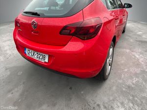 Vauxhall Astra 2012 - Image 2