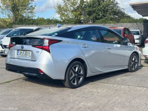TOYOTA PRIUS 2020 HYBRID FULL LEATHER HEATED SEATS - Image 4