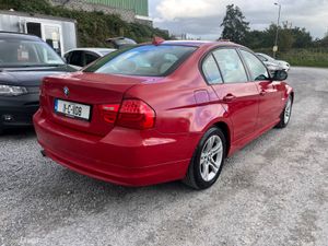 BMW 3-Series 2011 - Image 2