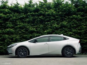 Toyota Prius Self Charging Hybrid 2023 - Image 2