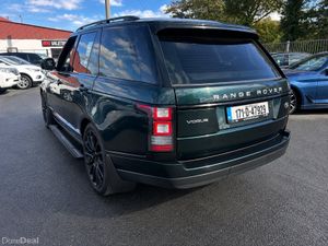 171 RANGE ROVER VOGUE 3.0 AINTREE GREEN - Image 2