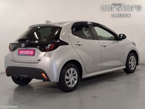 Toyota Yaris 1.5 Hybrid auto - Image 3