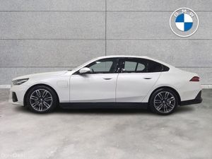 BMW 5-Series 530e M Sport Saloon - Image 4
