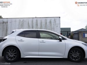 TOYOTA COROLLA SPORT HYBRID 2020 PEARL 42,017KM - Image 4