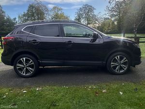 Nissan Qashqai SV  DSL 1.5 Panoramic Sunroof 181 - Image 2