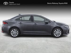 Toyota Corolla Luna Hybrid Saloon - Image 3