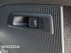 Skoda Kodiaq **TINY MILEAGE** SPORTLINE--AUTO--7 S - Image 3