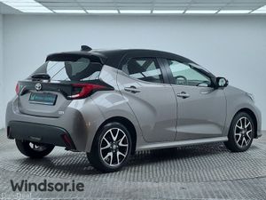 Toyota Yaris 1.5 Hybrid SOL plus - Image 3