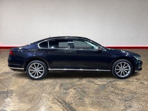 Volkswagen Passat 1.4 TSI ELEGENCE LINE - BLACK HA - Image 2