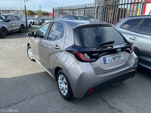 2021 TOYOTA YARIS HYBRID - Image 4