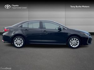 Toyota Corolla Saloon - Luna Edition - 1.8 Hybrid - Image 2