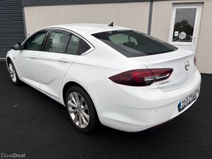 221 Opel Insignia Elite 1.5TD 122PS - High Spec - Image 3