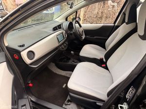 Toyota Vitz / Yaris 1.0 push start automatic - Image 4