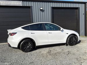 222 Tesla Model Y Long Range - Image 4