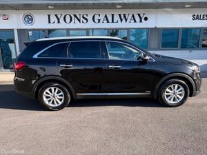 Kia Sorento 7 Seats / 4 Wheel Drive / Glass roof - Image 2