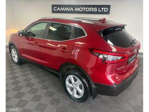 Nissan Qashqai 1.2 SV CVT 18 4DR AUTO - Image 3
