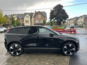 Volvo EX30 ULTRA Extended Range BEV 272hp - Image 4