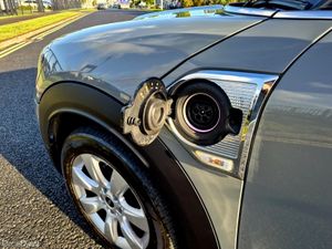 2020 MINI COOPER COUNTRYMAN SE ALL 4 HYBRID - Image 4