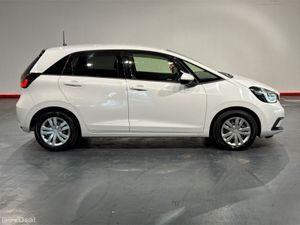 Honda Fit 1.5 HYBRID - AUTOMATIC - REVERSE CAMERA - Image 3