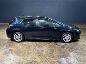Toyota Corolla 1.8 SPORT HYBRID G MODEL AUTOMATIC - Image 3
