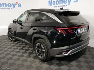 Hyundai Tucson Executive Plus Diesel 1.6 L SUV - 4 - Image 4