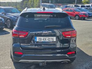 Kia Sorento Manual 7 Seater 2.2 Diesel High Spec - Image 4