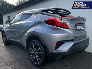 TOYOTA C-HR 1.8 SOL HYBRID 122 BHP AUTO - Image 4