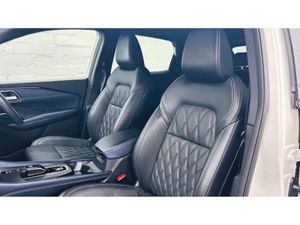 Nissan Qashqai FULL LEATHER HEATED SEATS LOW MILEA - Image 4