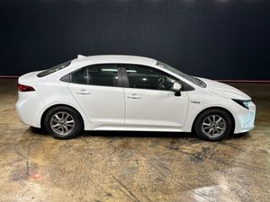 Toyota Corolla 1.5 HYBRID AUTOMATIC - NEW MODEL - - Image 3