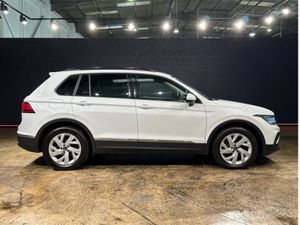 Volkswagen Tiguan 2.0 TDI - ALLOY WHEELS - MULTI F - Image 3