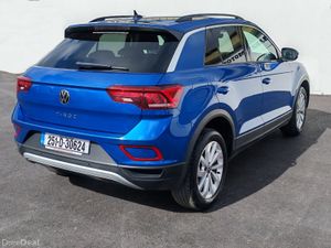 2025 Volkswagen T-Roc ED 75 1.0 TSI MANUAL 6SPEED - Image 4