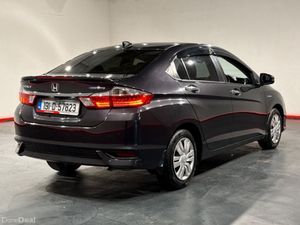 Honda Grace 1.5 HYBRID AUTOMATIC - MULTI FUNCTION - Image 3