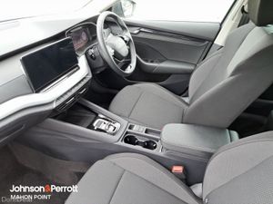 Skoda Octavia Selection 1.5TSI 115HP DSG mHEV - Image 3