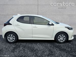 Toyota Yaris Hybrid X 1.5 Auto - Image 2